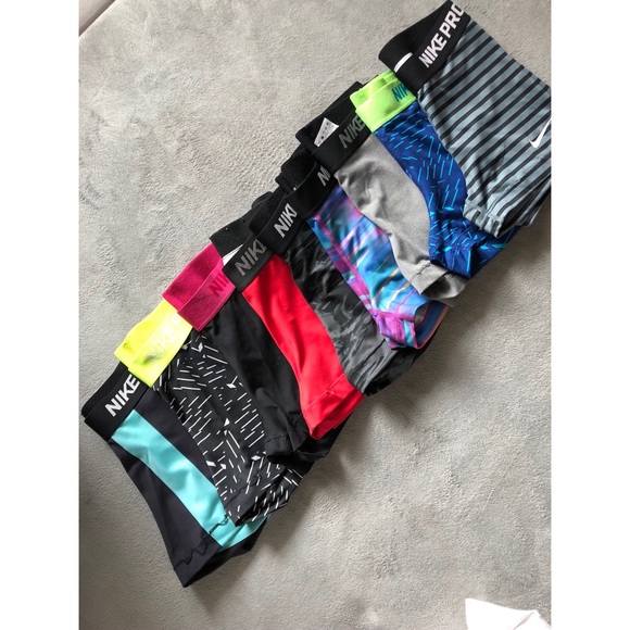 Women’s Nike Pro Shorts (9 pairs). - Picture 2 of 3